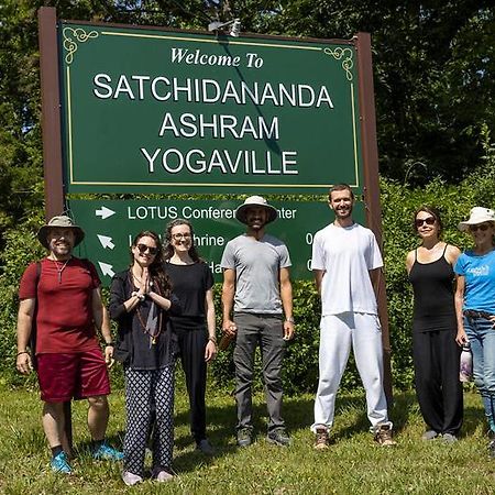 Yogaville Buckingham Exteriér fotografie